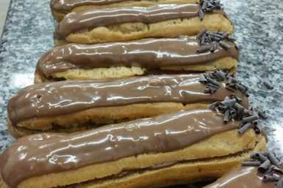 Boulangerie BRESNU - Artisan pâtissier pour la vente d’éclairs au chocolat fait maison - Chatuzange-le-Goubet