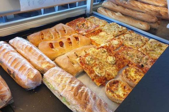 Boulangerie BRESNU - Préparation et vente de sandwichs et pizzas en boulangerie - Chatuzange-le-Goubet
