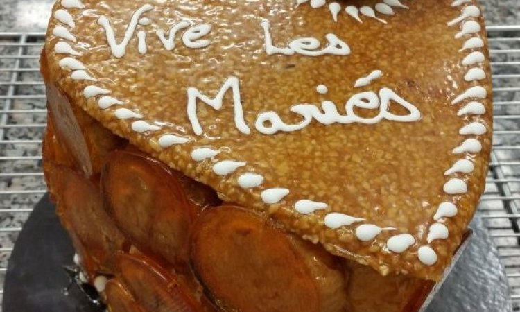 Boulangerie BRESNU - Préparation d’une pièce montée sur mesure pour mariage - Chatuzange-le-Goubet