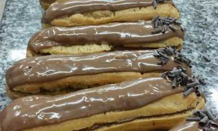 Boulangerie BRESNU - Création d'éclairs au chocolat fait maison - Chatuzange-le-Goubet